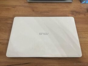 Predám Asus X751M na diely