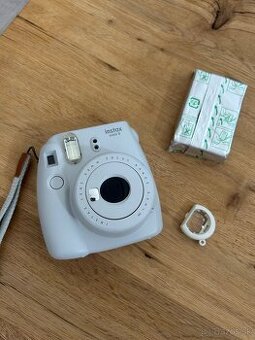 Instax mini 9 + náplň obsahujúca 10 fotografii