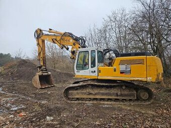 Predam Liebherr 944 pásový  bager