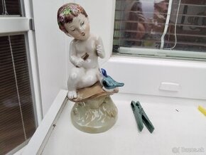 Porcelánova figúrka dieťa od Dux