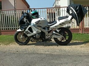 Honda CBR 900 RR