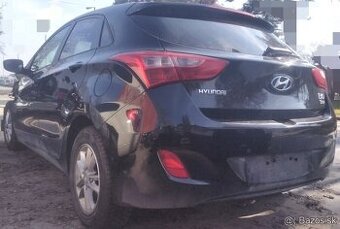 Hyundai i30 1.6 CRDI 2013 predám DVERE VODIČOVÁ STRANA