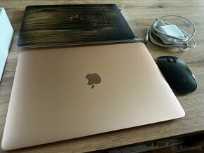 MacBook Air Retina 13.3" - 1