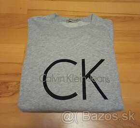 Calvin Klein bledošedá