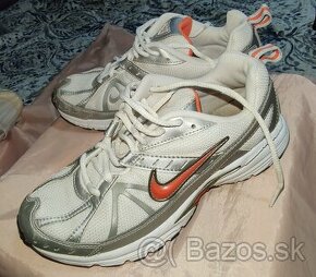 dámske nike 38,5