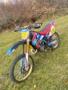 Suzuki RM125