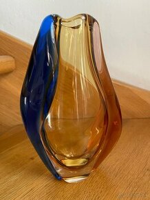 Vaza hutne sklo. H. Machovska - 1
