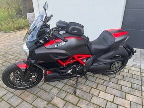 Ducati Diavel Carbon, naj.7600km nehavarovaný