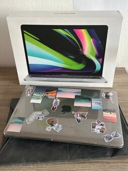 MacBook Pro 13” (2022, M2, 256 GB)