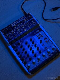 Mixpult Behringer Xenyx Q802USB