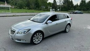 Opel Insignia 2.0cdti sport tourer - 1