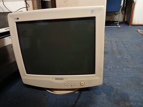 Predám CRT monitor PHILIPS 107S 17"