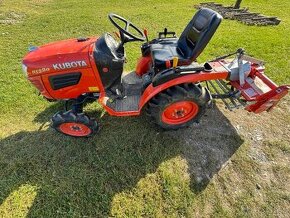 Traktor Kubota 1220