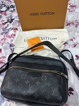 Louis Vuitton Monogram LV Messengwr Bag