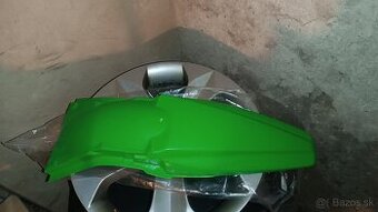 Zadný blatník nový, nepoužitý na Kawasaki kxf - 1