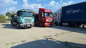 Hákový nosič s hydraulickou rukou Scania