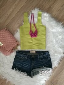 Crop top a šortky