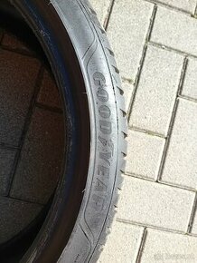 Celoročné pneu Goodyear 215/40 R18 - 1