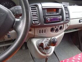 RENAULT TRAFIC- - 1