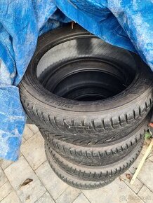 Predám Michelin Alpin 235/50 r 19.