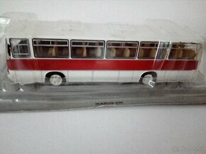 Predám modely autobusu a trolejbusu Ikarus 1:72. - 1