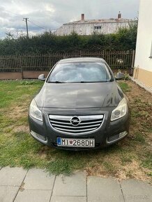 Opel Insignia Sedan-liftback - 1