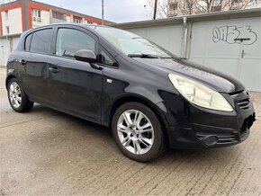 Opel corsa benzín.