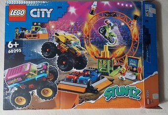 LEGO® City Stunt Show Arena - 60295 - 1