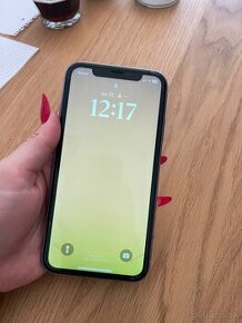 iPhone 11 64GB - 1