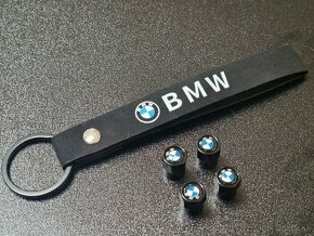 Čiapočky BMW a prívesok / kľúčenka