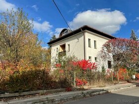 Veľký staromestský dom v centre mesta Žilina REZERVOVANÉ