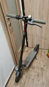 Elektrická kolobežka Xiaomi Mi Electric Scooter M365