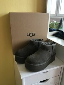 UGG Classic Ultra mini platform čižmy