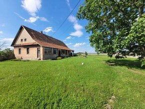 RD s pekným pozemkom v obci Bíňa. MOŽNÁ VÝMENA ZA BYT. - 1