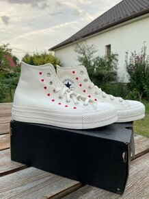 Converse High All Star Chuck Taylor Embroided Hearts - 1