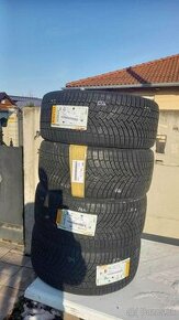 Pirelli CINTURATO ALL SEASON SF3 235/40 R19 96 Y Celoročné