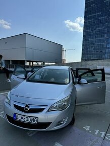 Opel astra j - 1