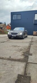 Mercedes Benz E220