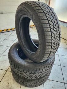 Predám zimne 215/60 R16 GOOD YEAR - 1