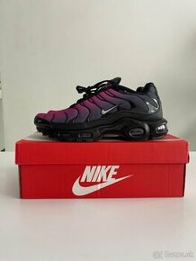 Nike Air Max Plus - Pink Black Gradient