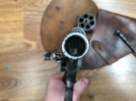 Historicky revolver   Chamelot-Delvigne  1873