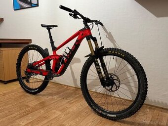 Trek Slash, 2022, odpruženie Fox Factory Kashima, veľkosť L