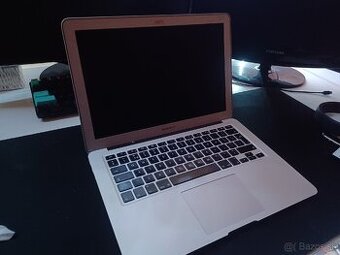 MacBook Air  ( 13-inch, early 2015 ) 121 GB