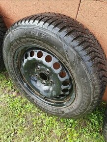 Predam zimne pneu Laufenn + plechove disky 195/65 r15 - 1