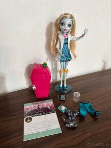 Lagoona Science lab monster high - 1