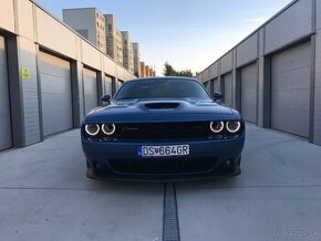 Dodge Challenger 6.4 V8