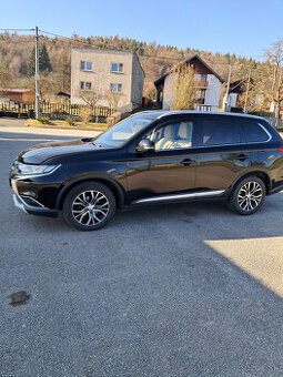 predam mitsubishi outlander diesel,7miest ,automat.