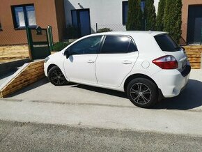 Toyota auris 1,6 /plyn