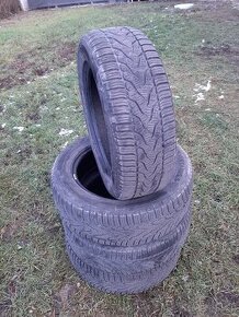 215/60r17 96H  Barum zimne