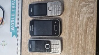 Retro mobily Nokia a Samsung